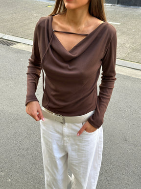 Blusa Drapeada com Detalhe Frontal Marrom