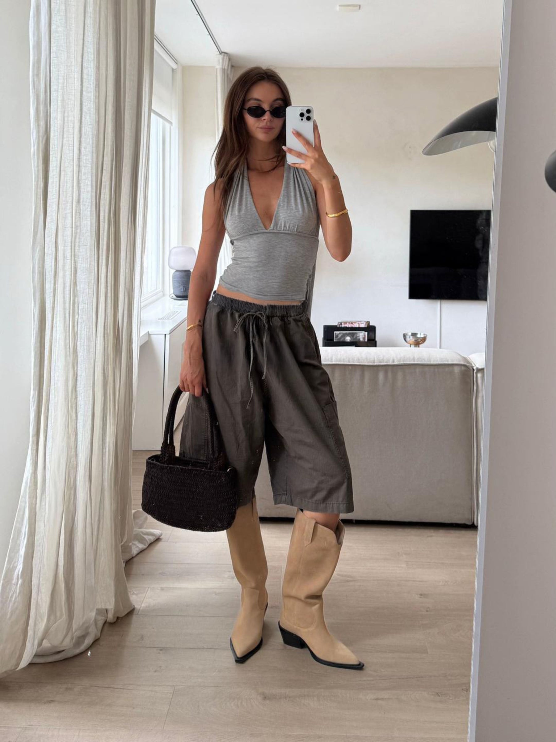 Blusa Halter Decote Profundo Cinza