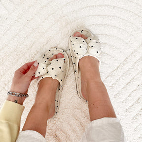 Pantufas Milie com Laço e Coração